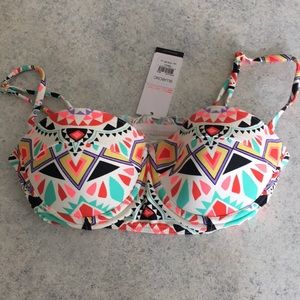 NWT Billabong swimsuit top